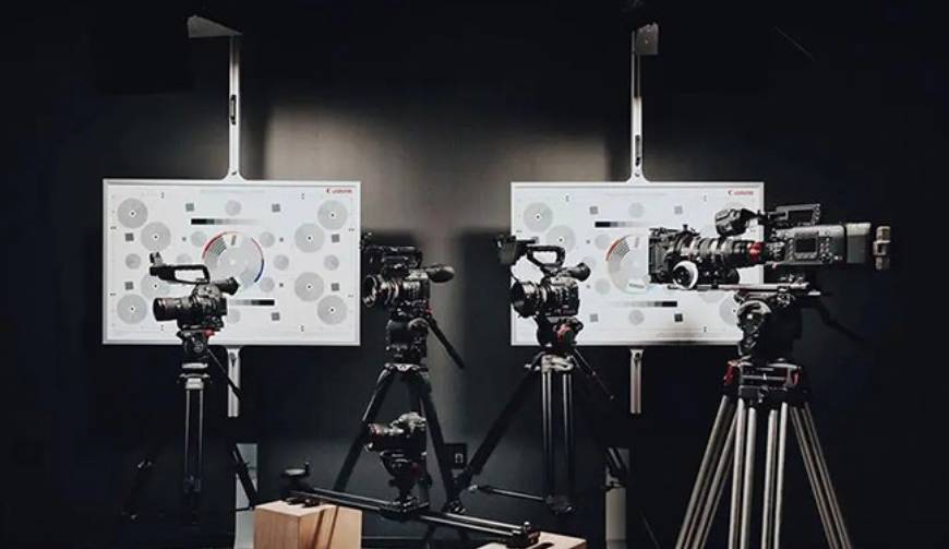 高端定制VS流水线生产｜看专业垫江产品视频拍摄公司如何拉开差距